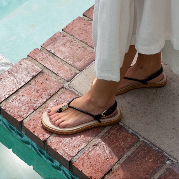 Dolce Vita black and gold espadrilles/ flat sandals - Picture 2 of 7